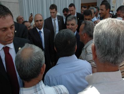 Cumhurbaşkanı Gül, Cuma Namazını Hasan Tanık Camii'nde Kıldı