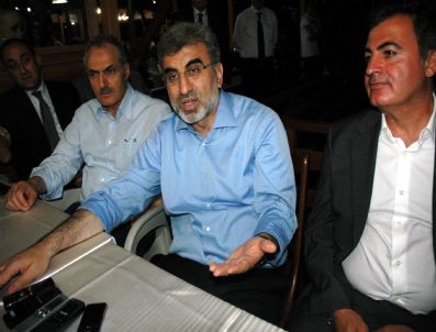 AHMET ÜMIT - Enerji Bakanı Taner Yıldız Uzungöl'de Basın Mensuplarının Sorularını Cevapladı