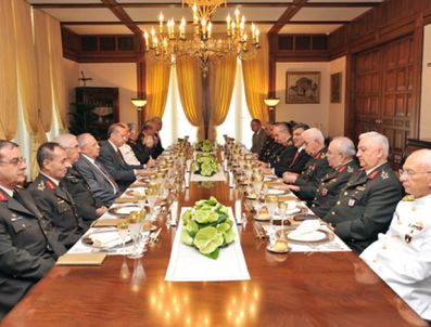 İSMAIL HAKKı PEKIN - Kara Kuvvetleri Komutanlığı koltuğuna kim oturacak ?