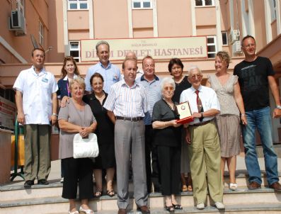 ALI KATıRCı - Kaymakam Katırcı'dan Hayırsever Çifta Plaket