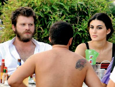 İDİL FIRAT - Kıvanç Tatlıtuğ ve İdil Fırat ayrılmadı