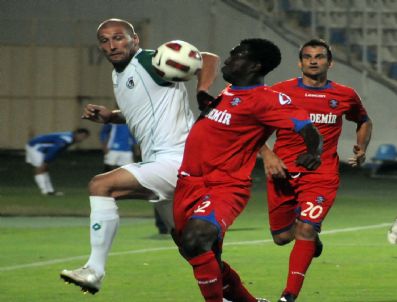 SELÇUK YıLMAZ - Konyaspor İle Karabükspor Golsüz Berabere Kaldı