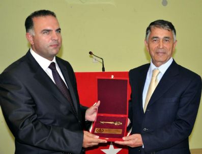 FEHMI ALAYDıN - Bitlis'in Altın Anahtarı İşadamı Ahmet Eren'e Verildi