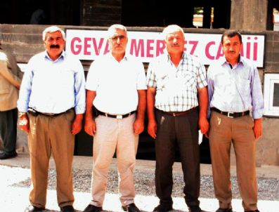 Minibüsçülerden Cami İnşaatına Maddi Destek