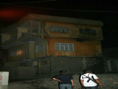 RECEP YıLDıRıM - Siirt'te Polis Otosusuna Molotoflu Saldırı Düzenlendi