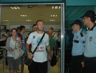 SERKAN BALCı - Trabzonspor Trabzon'a Eksik Döndü