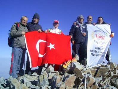 OSMAN DOĞAN - His Ve Kaplanlar Zafer Bayramı İçin Tırmandı