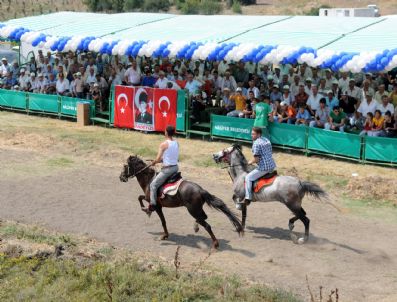 KAYAPA - Nilüfer'de Rahvan At Yarışları