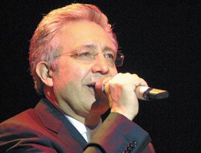 İSTANBUL OLIMPIYAT STADı - Zülfü Livaneli'den Bo'no' esprisi!