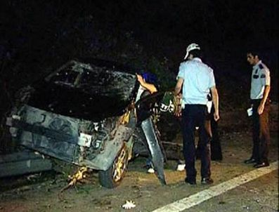 Alanya'da trafik kazası: 2 ölü, 8 yaralı