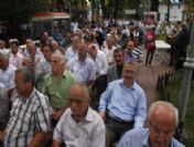 Hendekte Miting Gibi Bayramlaşma