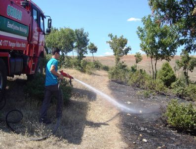 RAMAZAN ÖLMEZ - Hisarcık'ta Tarla Yangını