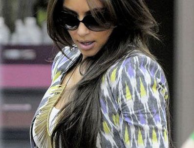 KARDASHİAN - Kim Kardashian bunuda yaptı