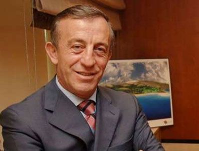 ALİ AĞAOĞLU - Ağaoğlu'ndan Dev'lere büyük jest!