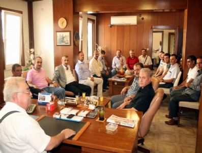 Akçay'da Bayramlaşma Samimi Bir Ortam Gerçekleşti