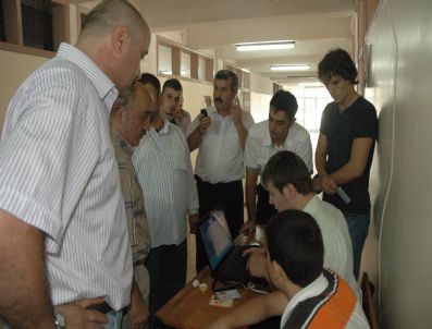 Oy Pusulası Eline Ulaşmayan Seçmene Muhtar Desteği