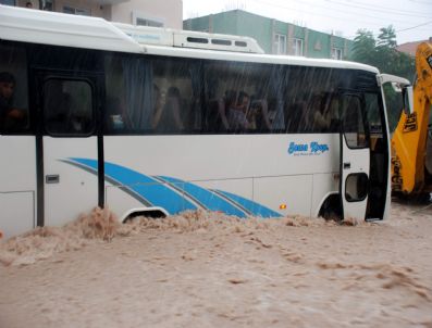 Savaştepe Sele Teslim Oldu