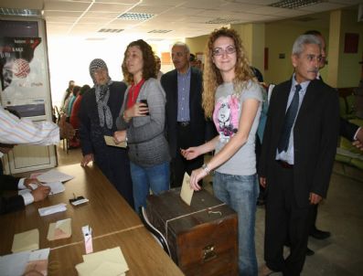 MEHMET ÇIÇEK - Yozgat'ta Referandum Oylaması