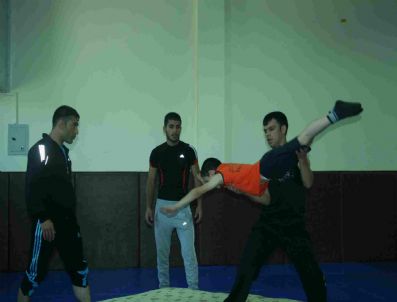 EMRE ÇIFTÇI - Cimnastikçiler İzmir'e İddialı Gitti