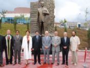 Düzce Üniversitesi'ne Atatürk Anıtı