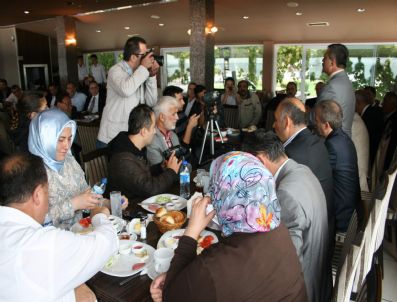 BEKIR ÇOLAK - Ak Parti'den Referandum Değerlendirme Toplantısı