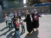 Ak Partili Kadınlardan Çocuklara Poğaça