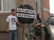 Annesi Ve Arkadaşları Alican'ın Serbest Bırakılması İçin Yürüdü