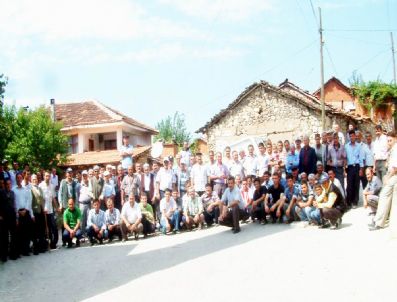 SÜLEYMAN YıLDıRıM - Bigadiç'te Mahkeme Kapısı Bilmeyen Köy