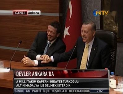 12 DEV ADAM - Hidayet Türkoğlu Başbakan Erdoğan'ı güldürdü