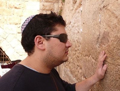 Oray Eğin okyanus ötesine kaçtı