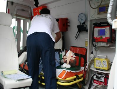 KURUDERE - Kadın Sürücü Zeytinliğe Uçtu: 2 Yaralı