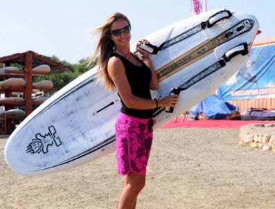 KUBAT - Milli sörfçü Çağla Kubat, Sığacık Körfezi'ne su sporları merkezi kurulmasını istiyor