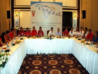 TALAT ÜNLÜ - Nurcan Taylan: Dualarınızı Eksik Etmeyin