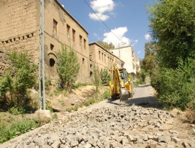 Bitlis Belediyesi'nden Yol Çalışmaları