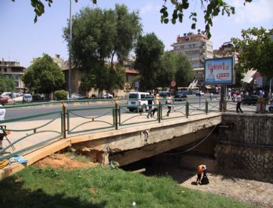 Dünün Köprü Altında Yaşayan Çocukları Bugün Köprüleri Güzelleştiriyor