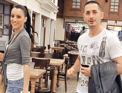 MURAT HAN - Murat Han'ın 'Ömre Bedel' sevgilisi