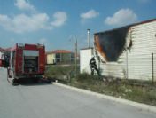 Sakarya'da Prefabrik Ev Yandı