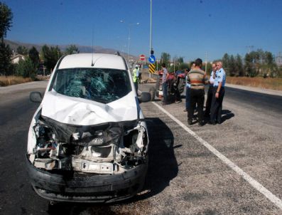 DURSUN KAYA - Sivas'ta Trafik Kazaları: 6 Kişi Yaralandı