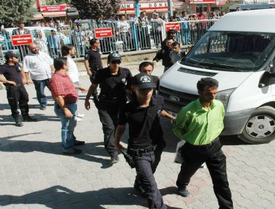 Van'da 25 Kişi Daha Adliyede