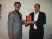 Başkan Doğan'dan Muhtarlara Plaket