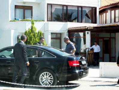 TUNCAY KıLıÇ - Bülent Arınç Tatilde De Boş Durmuyor