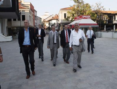 ZIYA GÜLER - Bursa'dan Üsküp'e İlk Uçak Yolculuğu Mutluluğu...