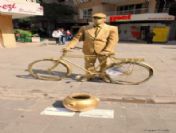 Canlı Heykeller Altın Portakal'da