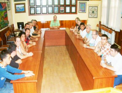 FIKRET AKOVA - Burhaniye'de Engellilerin Belediye Ziyareti