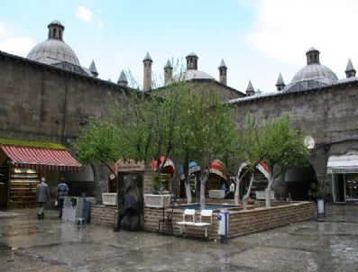 RÜSTEM PAŞA - Rüstempaşa Hanı, 446 Yıldan Beri Ayakta