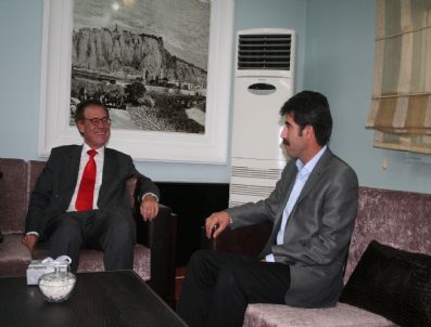 ECKART CUNTZ - Almanya Başkonsolosu Cuntz, Van Belediye Başkanı Kaya'yı Ziyaret Etti