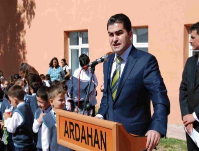 AHMET KARATEPE - Ardahan'da 2010-2011 Eğitim Öğretim Yılı Törenle Başladı