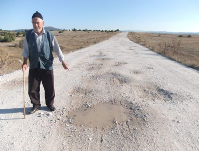 Avşar Köyü Yolu Köstebek Yuvası Gibi
