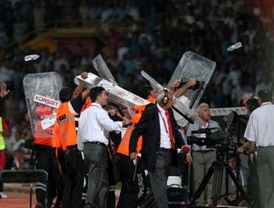 Gaziantepspor-Bursaspor maçı tatil edildi