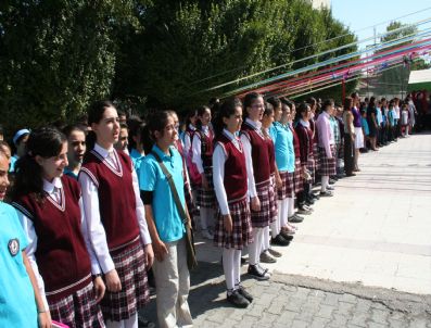 LISANS YERLEŞTIRME SıNAVLARı - Tatvan'da 20 Bin Öğrenci Ders Başı Yaptı